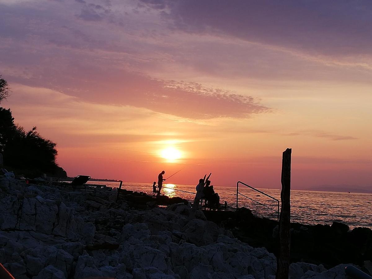 Sunset By The Sea Appartement Splitska Buitenkant foto